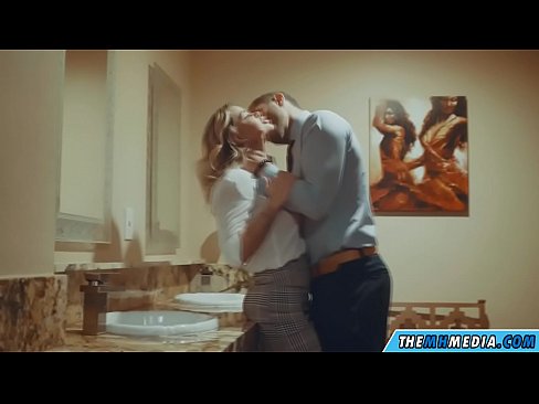 ❤️ Nuair a mheallann blonde busty tú i seomra scíthe poiblí ️  Porn  ag ga.com-fullporner.ru ❤